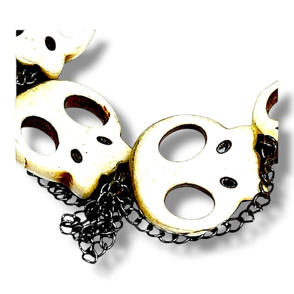 Signed Skull ivory color distressed stretch bracelet with mini chains - Picture 3 of 11